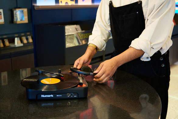 Virgin Voyages Shopping Voyage Vinyl 11.jpg